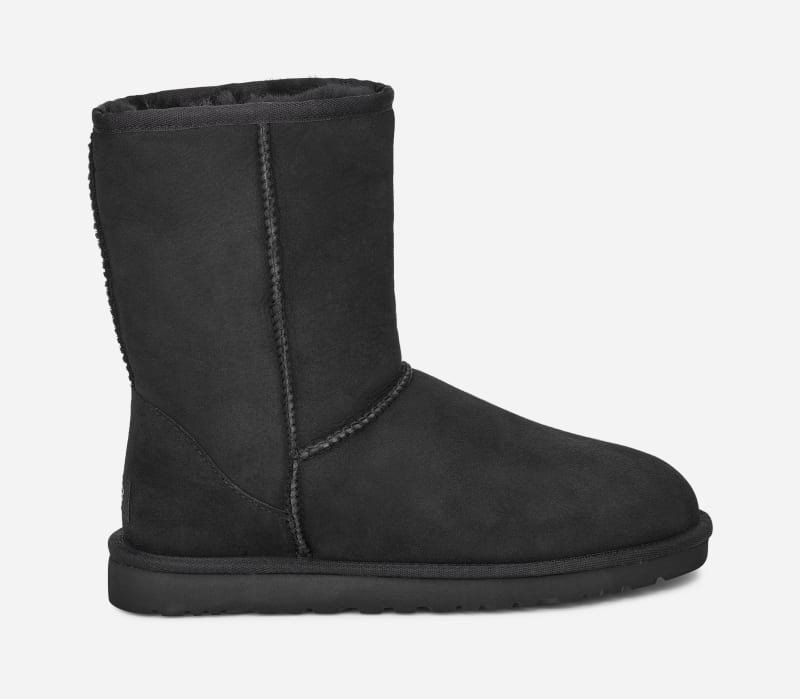 UGG® Classic Short für Herren | Warme Lammfell-Boots auf in Black, Größe 44, Leder von Ugg