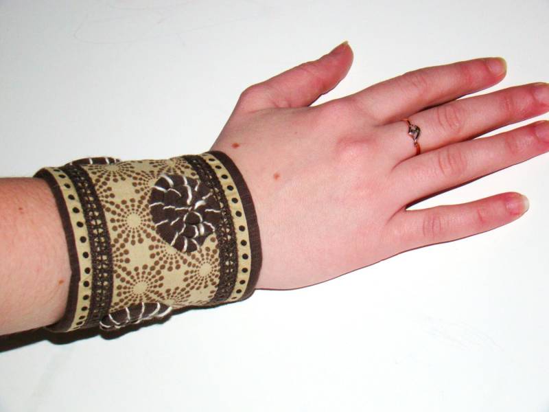 Braun Französisch Armband Französisch Schmuck Stoff Textil Mädchen Braun Bestickt Manschette Braun Französisch Armband Französisch Schmuck Stoff Textil Mädchen Braun Bestickt Manschette von UkrainianTextileGift