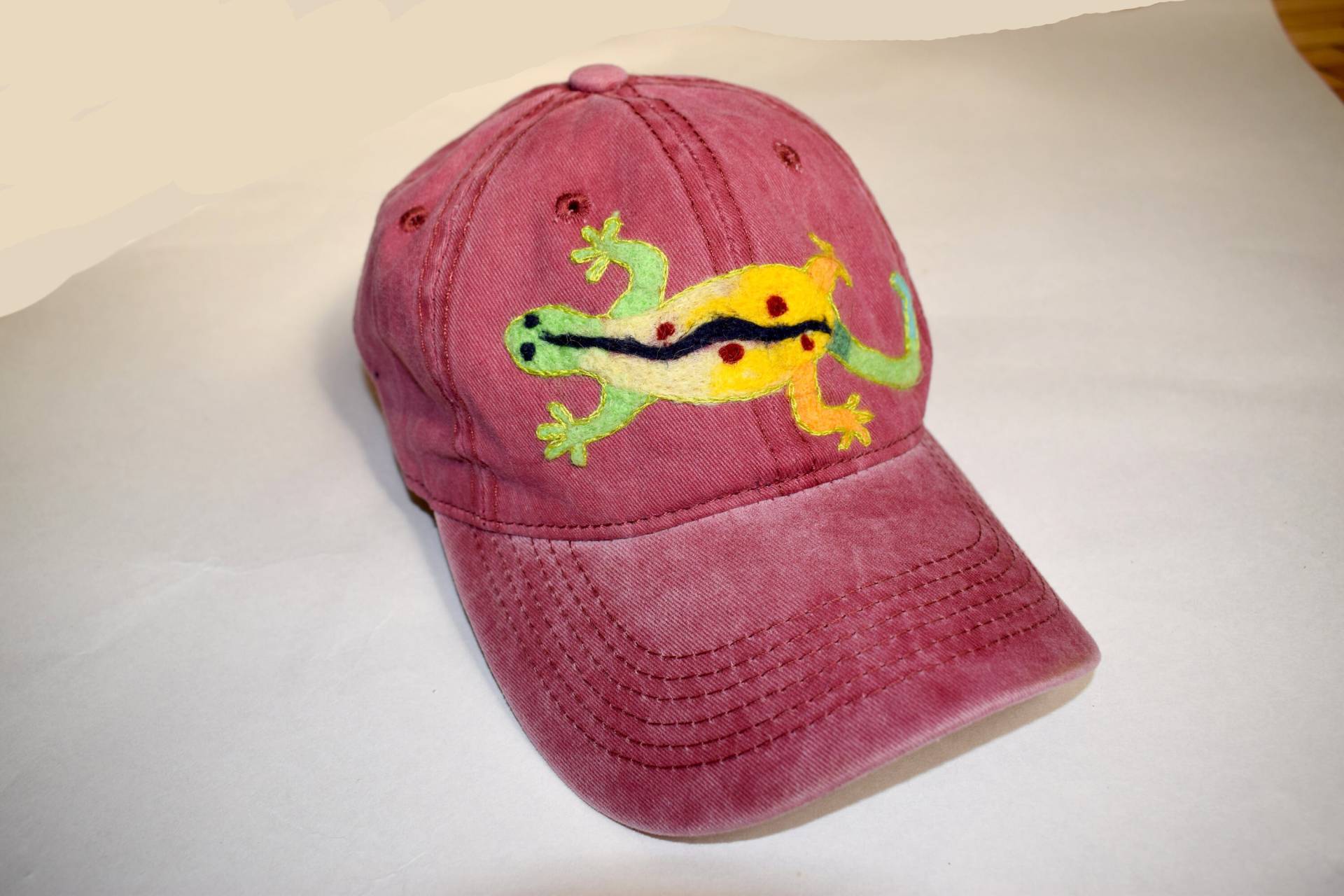 Hand Bestickte Hut Baseballkappe Stickerei Bordeaux Bestickte Eidechse Baseballmütze Mütze Handgemachte von UkrainianTextileGift