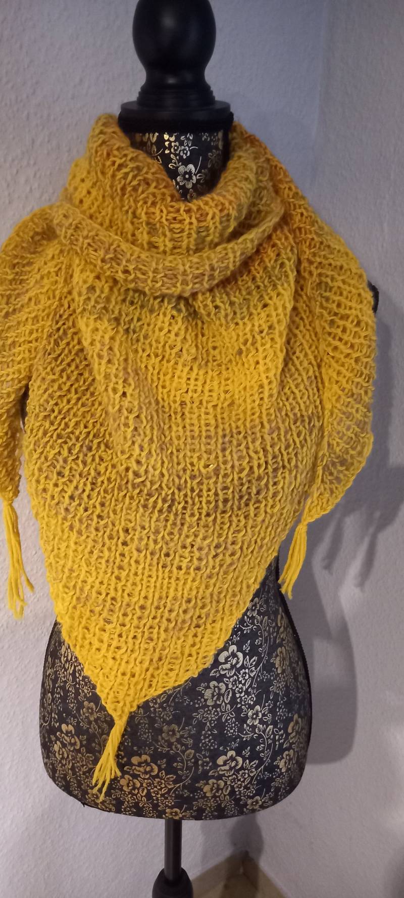 Gestricktes Dreiecktuch Gestricktes Dreiecktuch von Ulisschop