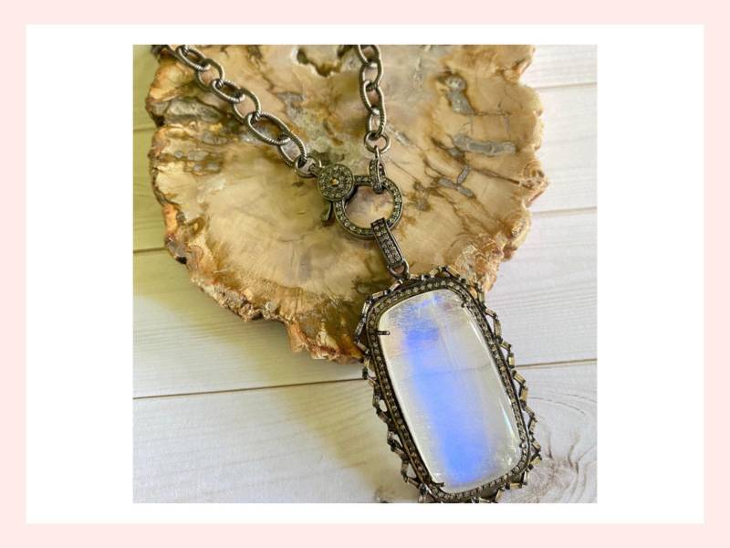 Mondstein Diamant Anhänger Sterling Silber Halskette, Pave Verschluss von UlkaRocks