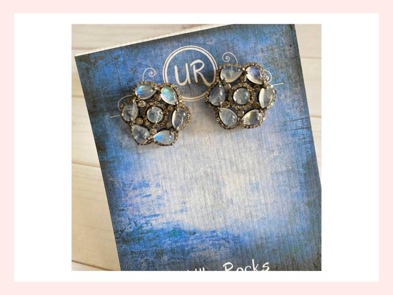 Regenbogen Mondstein Und Diamant Ohrringe von UlkaRocks