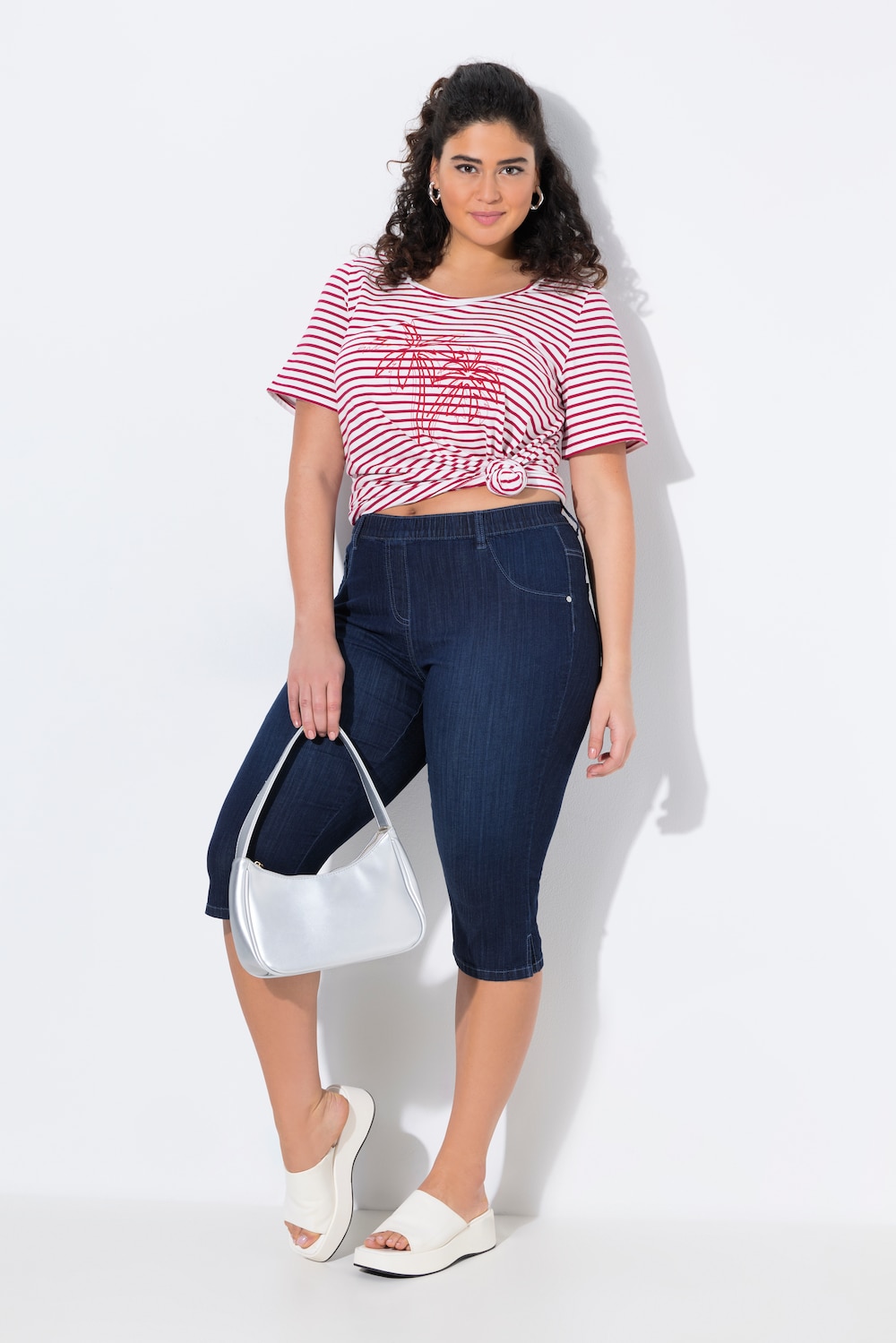 Große Größen Jeans-Capri Sienna, Damen, blau, Größe: 58, Baumwolle, Ulla Popken Große Größen Jeans-Capri Sienna, Damen, blau, Größe: 58, Baumwolle, Ulla Popken von Ulla Popken