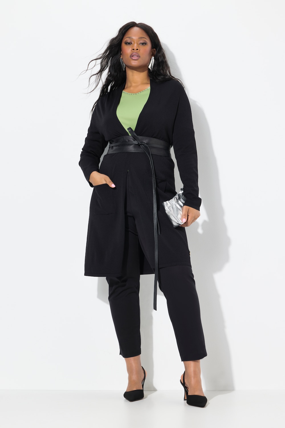 Große Größen Long-Strickjacke, Damen, schwarz, Größe: 54/56, Viskose/Synthetische Fasern, Ulla Popken Große Größen Long-Strickjacke, Damen, schwarz, Größe: 54/56, Viskose/Synthetische Fasern, Ulla Popken von Ulla Popken