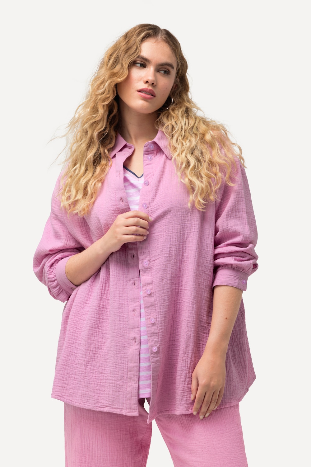 Große Größen Musselin-Hemdbluse, Damen, lila, Größe: 50/52, Baumwolle, Ulla Popken Große Größen Musselin-Hemdbluse, Damen, lila, Größe: 50/52, Baumwolle, Ulla Popken von Ulla Popken