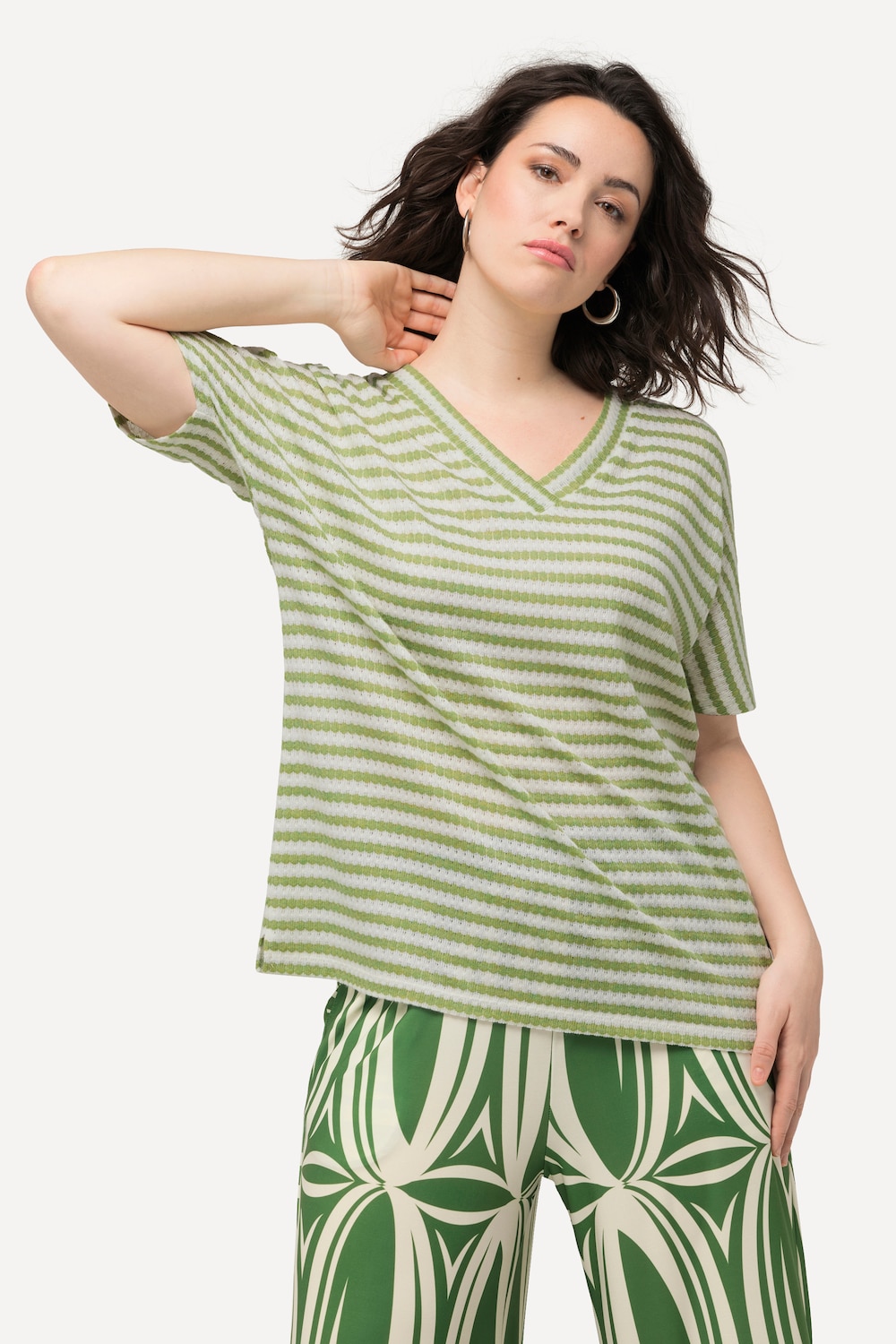 Große Größen Kurzarmpullover, Damen, grün, Größe: 54/56, Polyester/Synthetische Fasern/Viskose, Ulla Popken Große Größen Kurzarmpullover, Damen, grün, Größe: 54/56, Polyester/Synthetische Fasern/Viskose, Ulla Popken von Ulla Popken