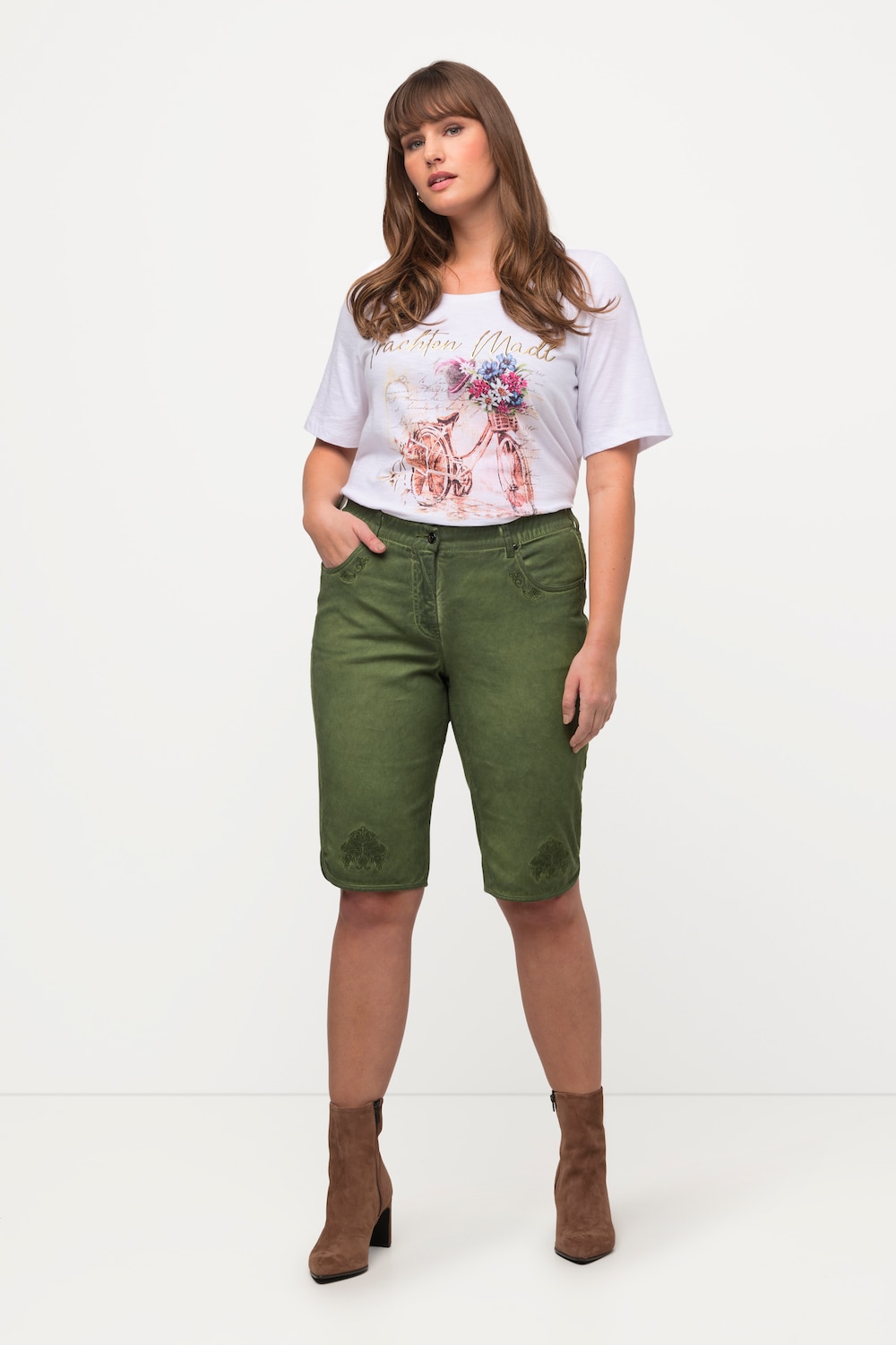 Große Größen Trachten-Jeansbermuda Mandy, Damen, grün, Größe: 46, Baumwolle, Ulla Popken Große Größen Trachten-Jeansbermuda Mandy, Damen, grün, Größe: 46, Baumwolle, Ulla Popken von Ulla Popken