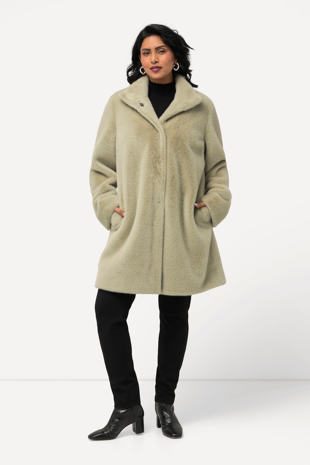 Große Größen Webpelzmantel, Damen, beige, Größe: 58/60, Polyester, Ulla Popken Große Größen Webpelzmantel, Damen, beige, Größe: 58/60, Polyester, Ulla Popken von Ulla Popken