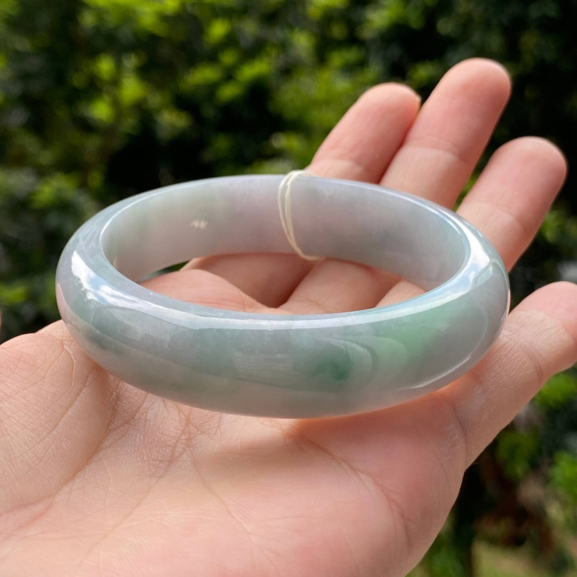 55.1mm Jade Armreif Grade A Jadeit Faint Grau Blau Grün Blumenmuster Mb55Kl20 | Burma Jade von UltimateJadeite