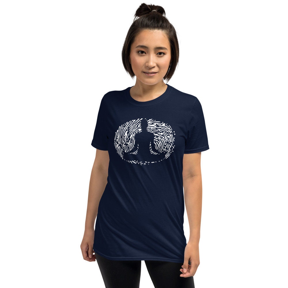 Yoga Shirt Damen Es Ist in Meiner Dna Yoga Shirt Damen Es Ist in Meiner Dna von UltimateShirtShop
