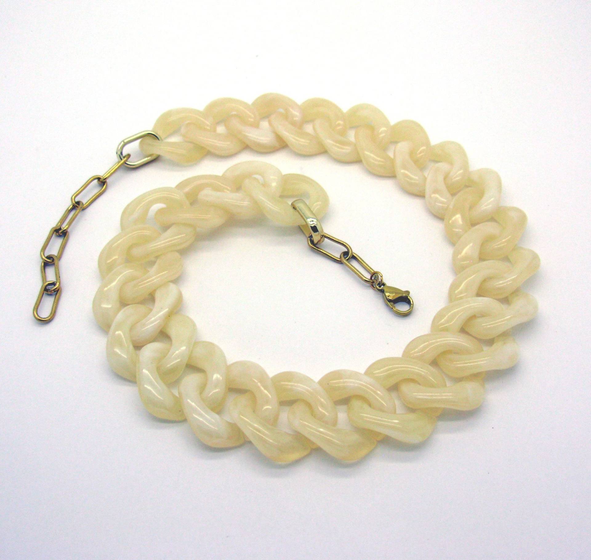 Cremefarbene Riesige Panzerkette Aus Plastik, Statement Gliederkette, Oversized, Super Chunky Grobstrick Kette, Dicke Acrylkette von Ultraleicht