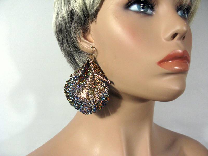 Ein Paar Goldene Glitzer Statement Ohrringe, Ca. 7, 5 cm Lang, Wild Und Frech, Aus Echtem Goldenem Holo-Sparkle-Leder Handgeschnitten von Ultraleicht