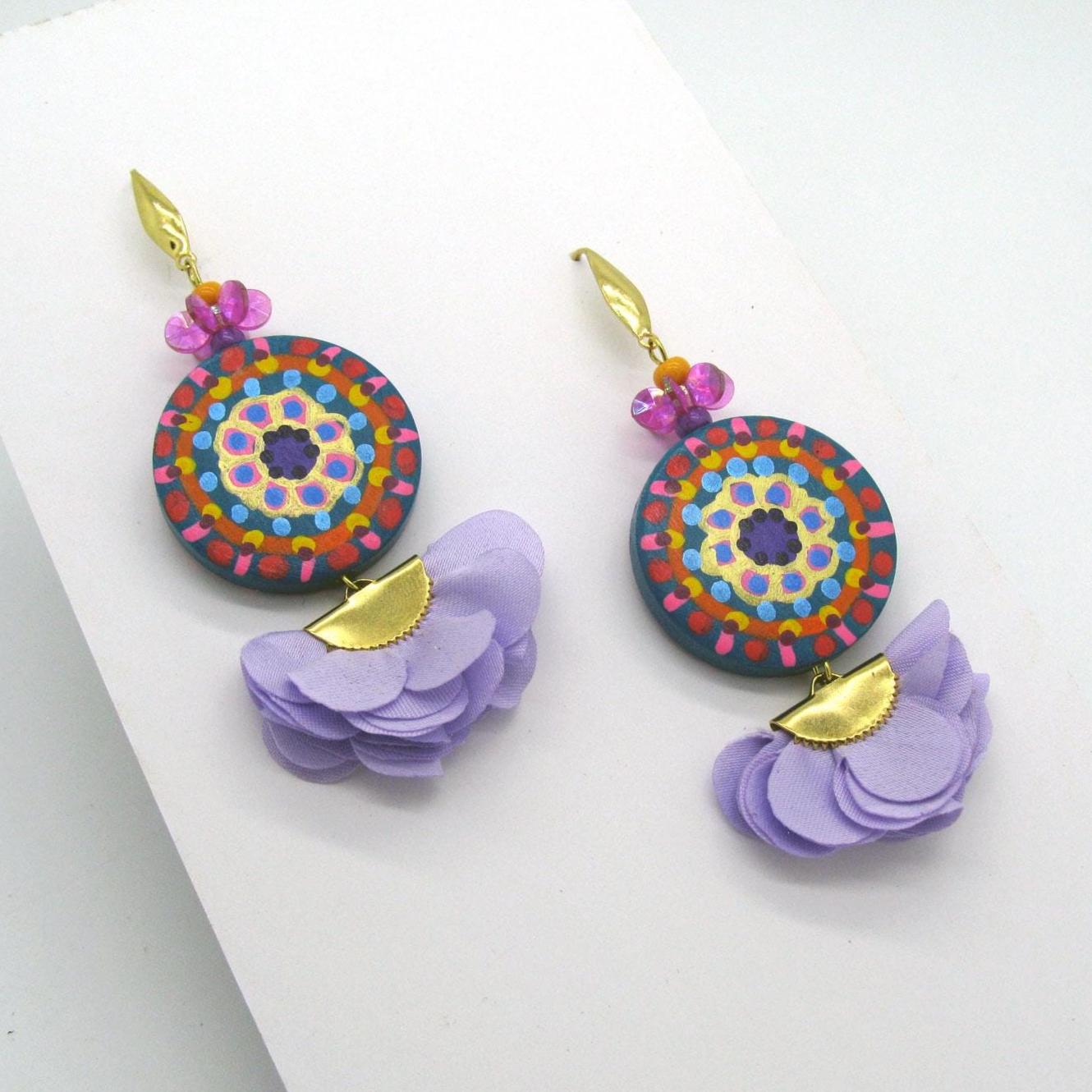 Große Bunte Handbemalte Holz Ohrringe Mit Chirurgenstahl Ohrhaken, Heitere Verspielte von Ultraleicht