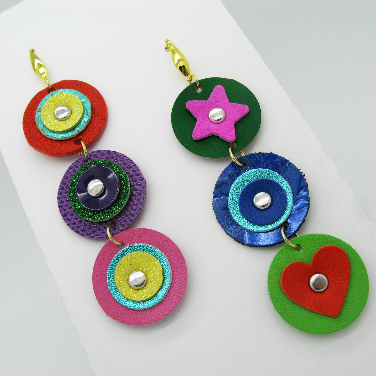 Große Bunte Leder Ohrringe, Ultraleicht, Handgefertigt, Heitere Dots Fröhlicher Hippy Style Große Bunte Leder Ohrringe, Ultraleicht, Handgefertigt, Heitere Dots Fröhlicher Hippy Style von Ultraleicht
