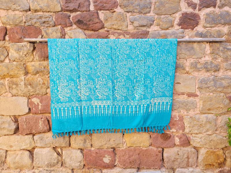 Premium Sarong + Gratis Sarongschnalle Und Anleitung, Pareo, Strandtuch, Wickelrock, Sari, Lungi, Bali Stil, Sommerrock, Sa 382-P Premium Sarong + Gratis Sarongschnalle Und Anleitung, Pareo, Strandtuch, Wickelrock, Sari, Lungi, Bali Stil, Sommerrock, Sa 382-P von UmaEssentials