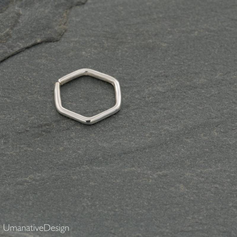 Tragus Ohrring, Daith Creolen Piercing, Knorpelohrring, Knorpel Piercing. Helix Hoop, Sechskant-Piercing von Umanativedesign
