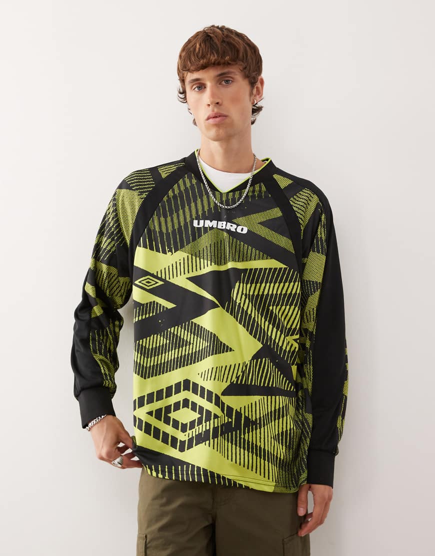 Umbro - Gemustertes Jersey-Longsleeve in Grün und Schwarz von Umbro