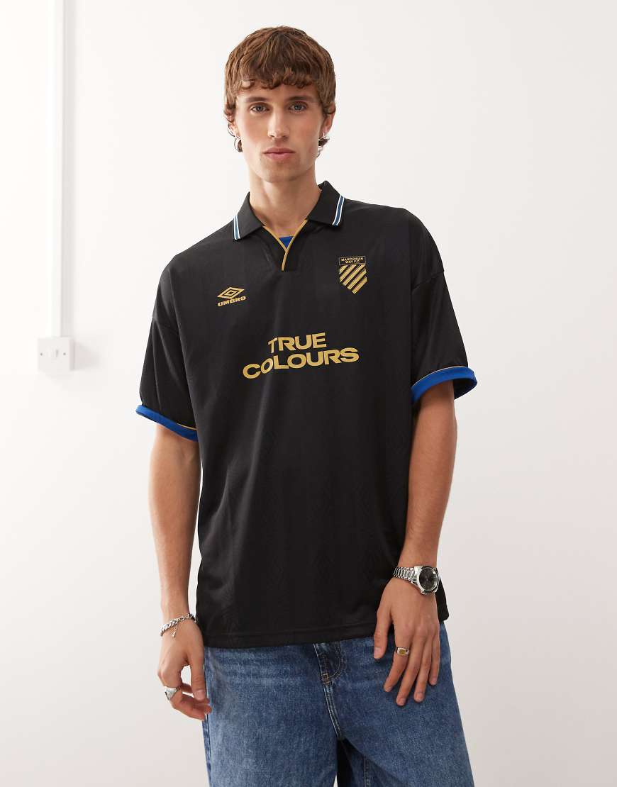Umbro - Kastiges Fußball-Shirt in Schwarz von Umbro