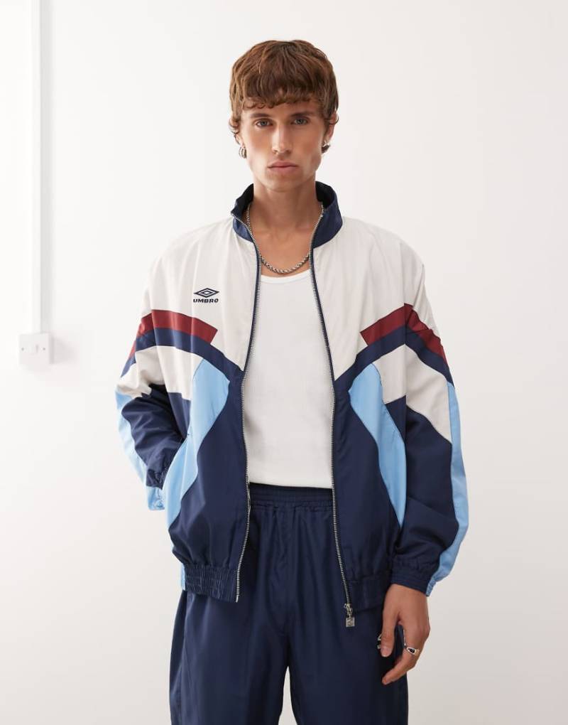 Umbro - Lässige Trainingsjacke in Blau/Bunt von Umbro