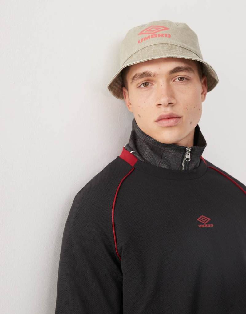 Umbro - Sport-Anglerhut in Rot-Grau von Umbro
