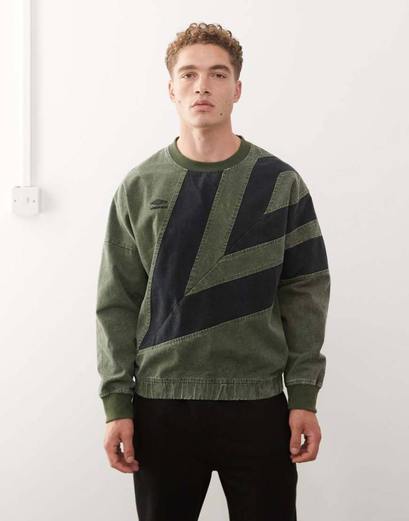 Umbro - Sport-Sweatshirt in verwaschenem Khaki mit Rauten-Detail-Grün von Umbro