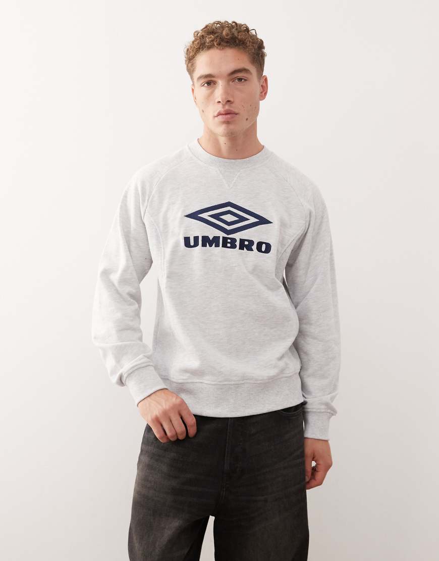 Umbro - Sweatshirt in Grau mit ikonischem Logo von Umbro