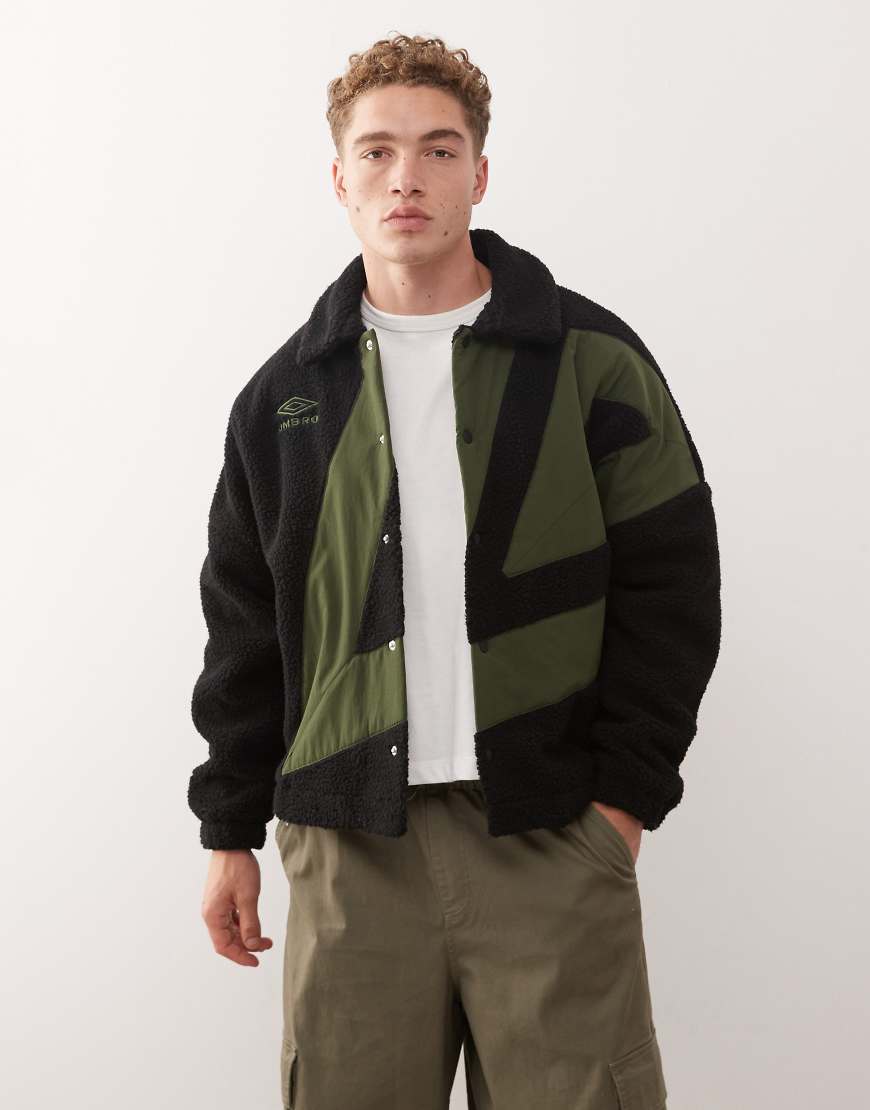 Umbro - Trainerjacke aus Fleece in Schwarz und Grün von Umbro