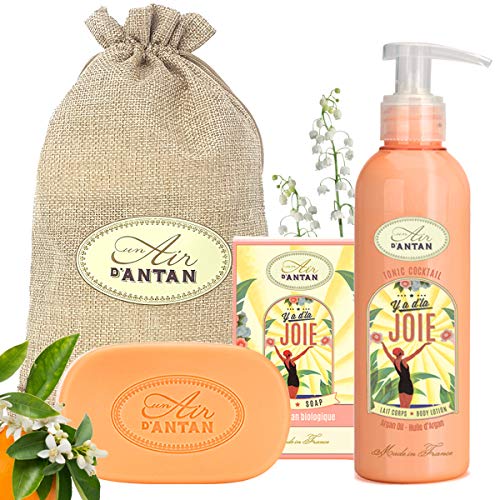 Französisches Beauty Set JOIE/Un Air D’Antan® 1 Stück Seife 100g Mit Bio Ölen/1 Bodylotion 200ml In Einem Jutebeutel. Orangenblüte,Maiglöchken,Rose/Geschenkset Damen/Mutti Geschenk/Beauty Box von Un Air d'Antan