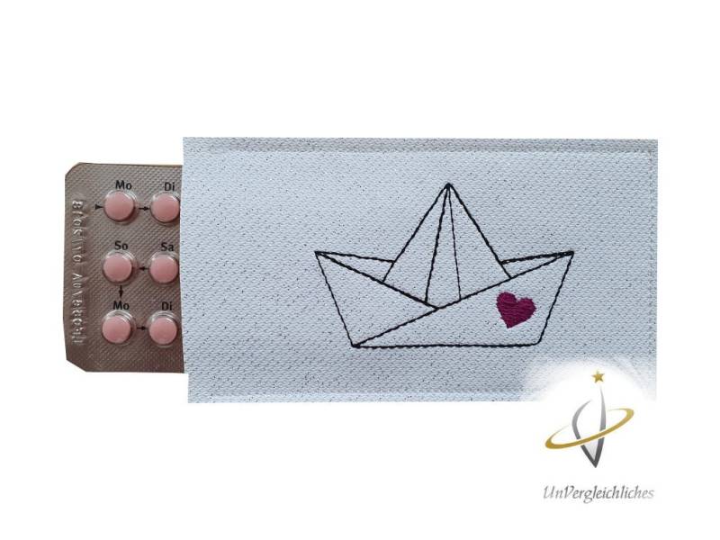 Pillentasche Pillenetui Pillenhülle Tablettenetui Filz Pille Papierboot Glitzerleder von UnVergleichlichesDE