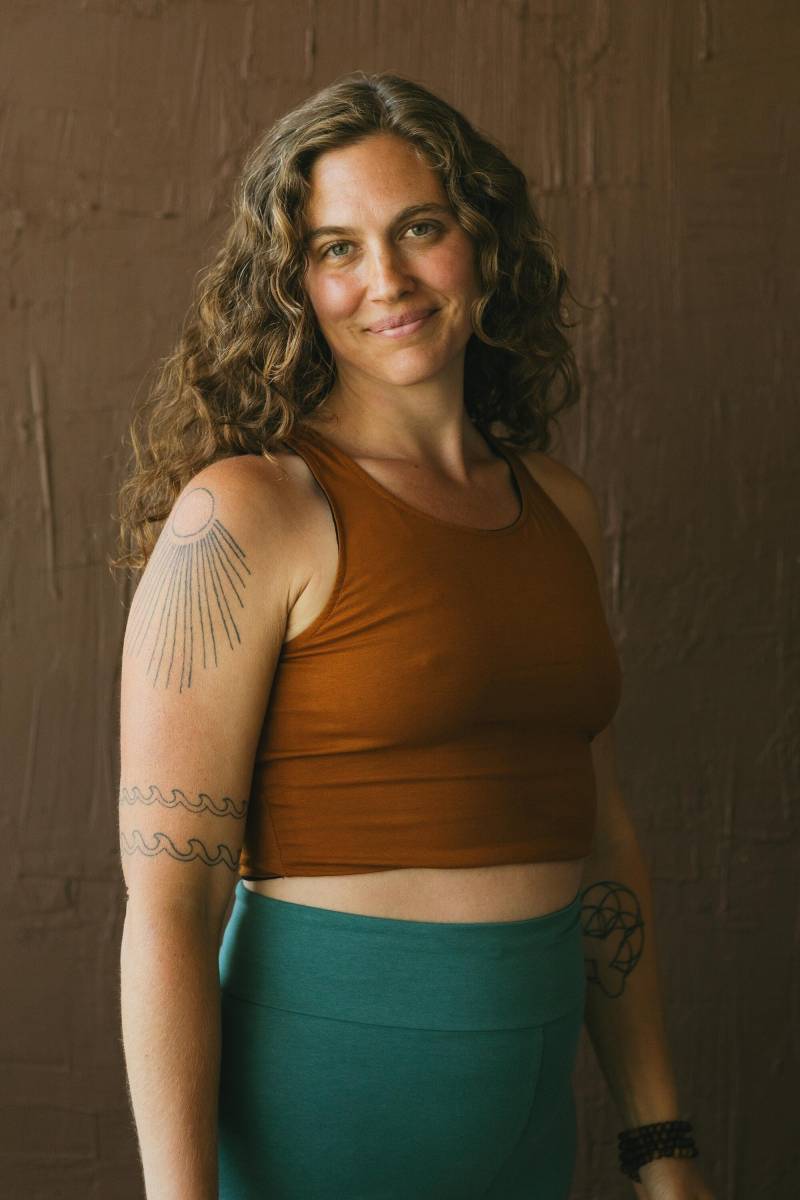 Racer Back Vinyasa Top - Reversibles Crop Mit Stehkragen von UnaPlumaShop