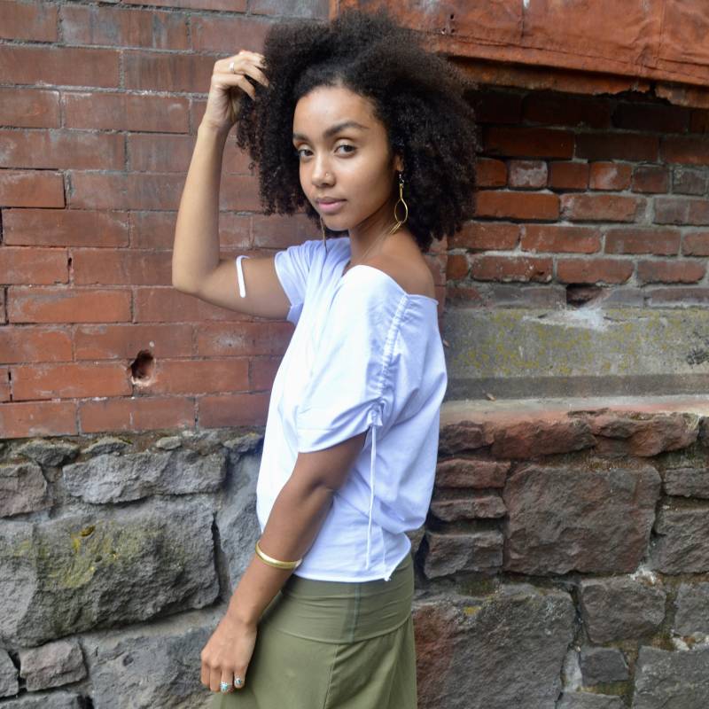 Shantee - Bio-Baumwolle Dolman Ärmel T-Shirt Neue Längere Version Kordelzug von UnaPlumaShop