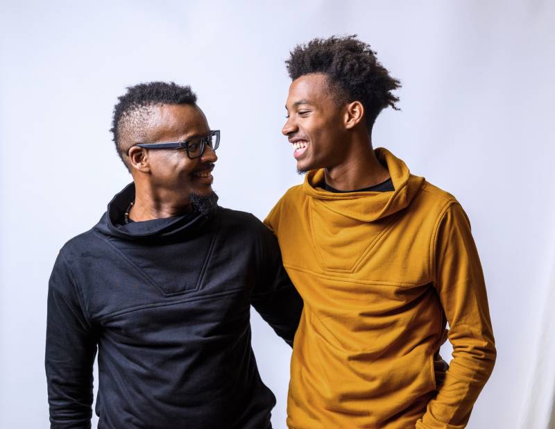 Sweatershirt - Bio-Baumwollpullover Mit Stehkragen Und Taschen Stehkragen-Sweatshirt von UnaPlumaShop