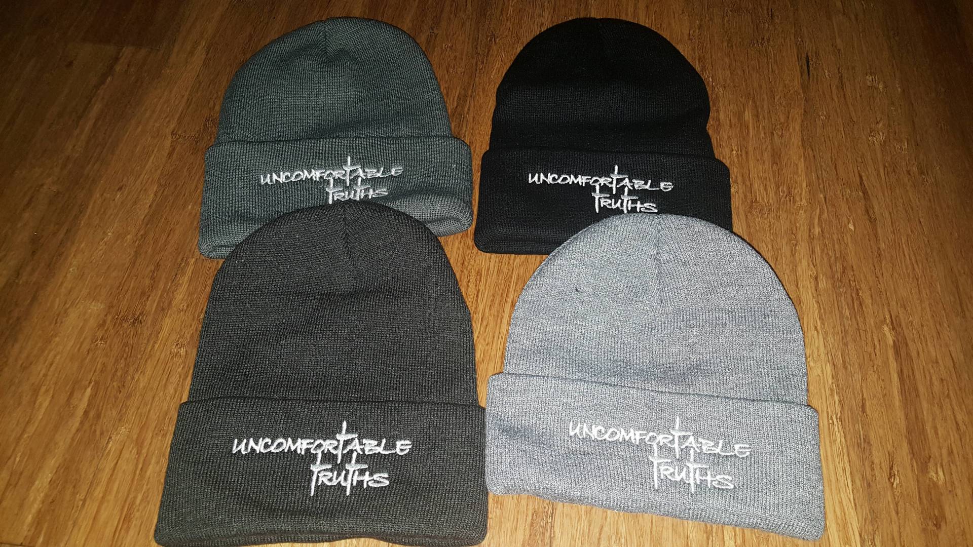 Unbequeme Wahrheiten Beanie Unbequeme Wahrheiten Beanie von UncomfortableTruths