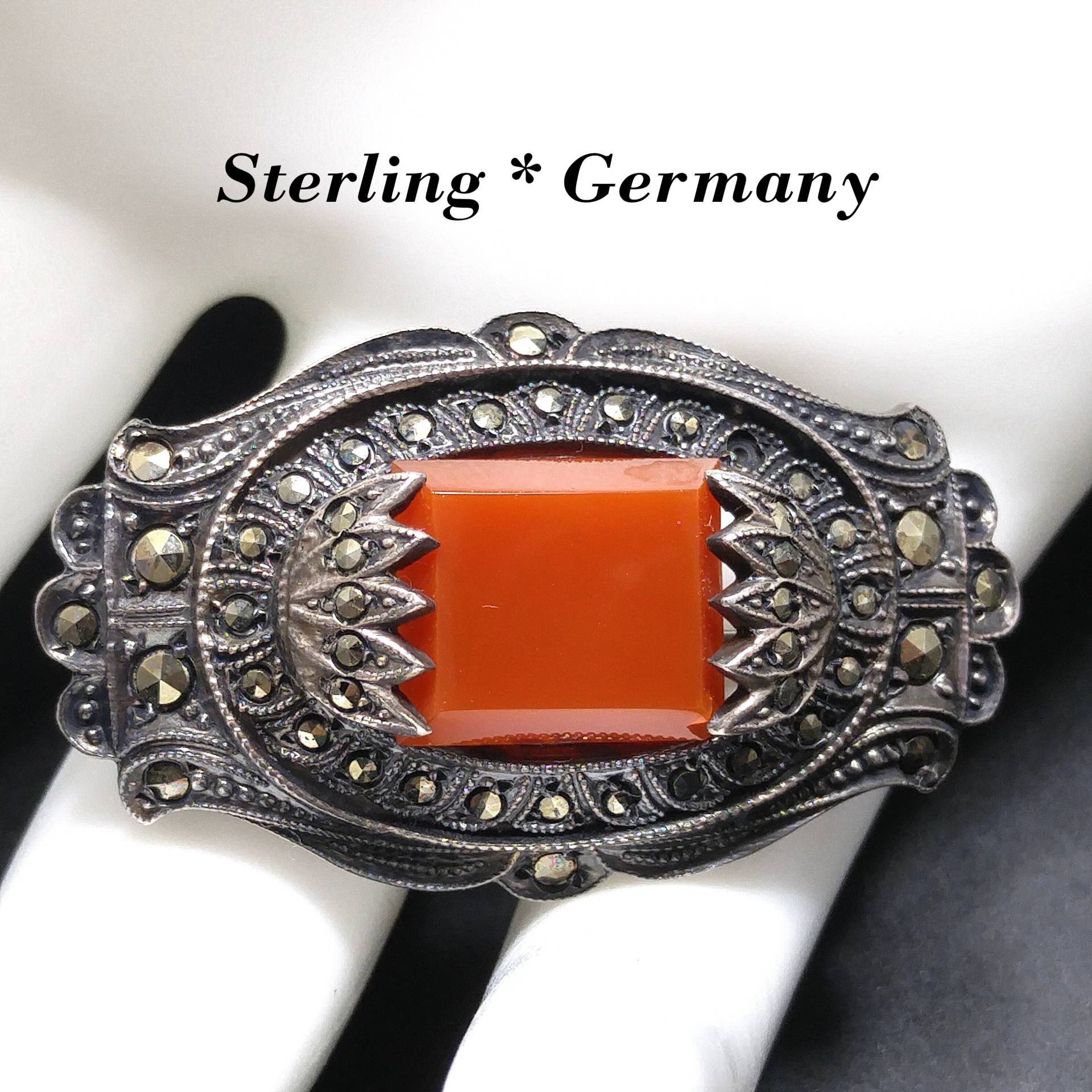 Silber Rost Edelstein Marcasite Brosche, Deutschland Sterling, 1930Er Jahre Vintage Schmuck von UncoveringVintage