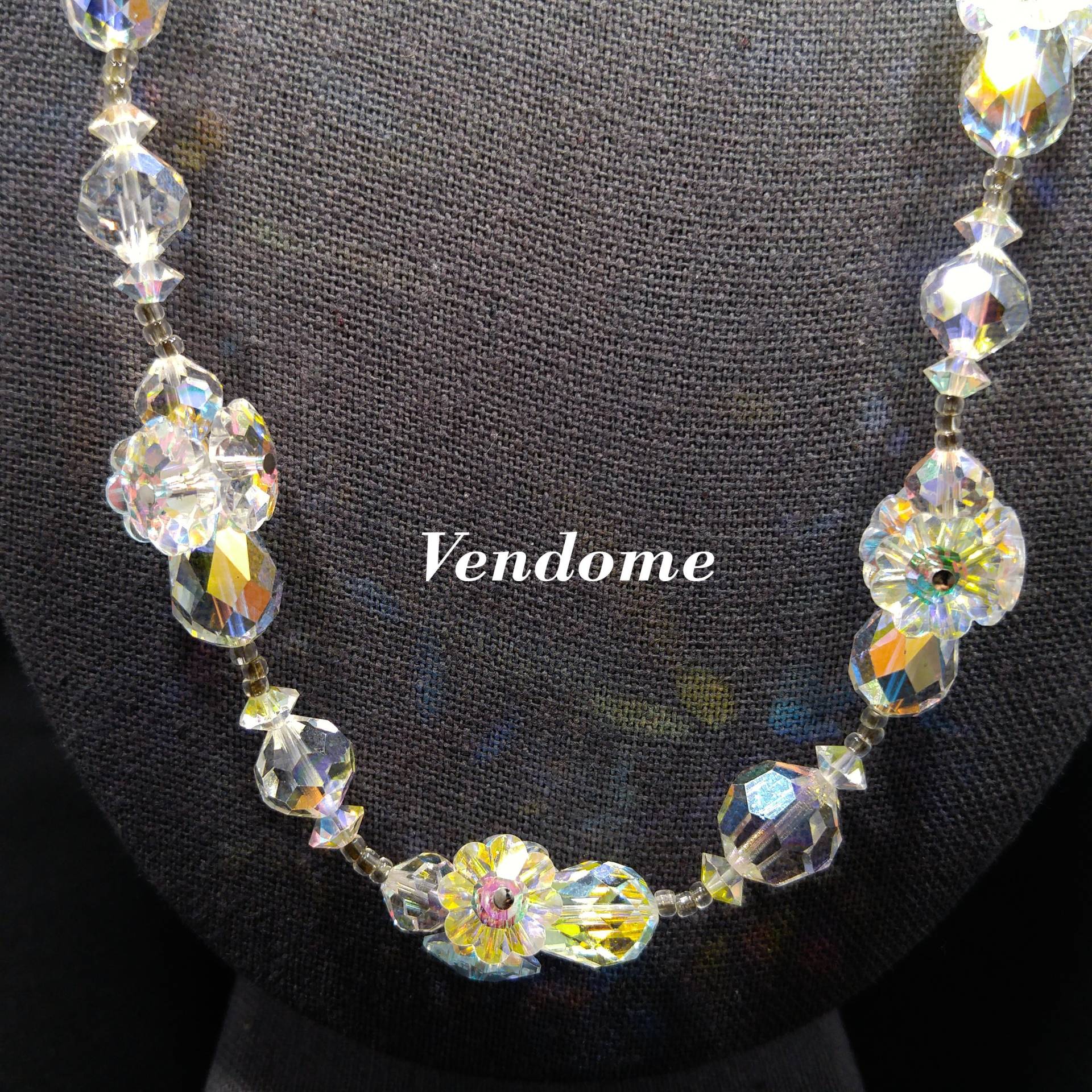 Vendome Blume Margarita Perlenkette, Aurora Borealis Klare Kristallperlen, 1960Er Jahre Vintage Schmuck von UncoveringVintage