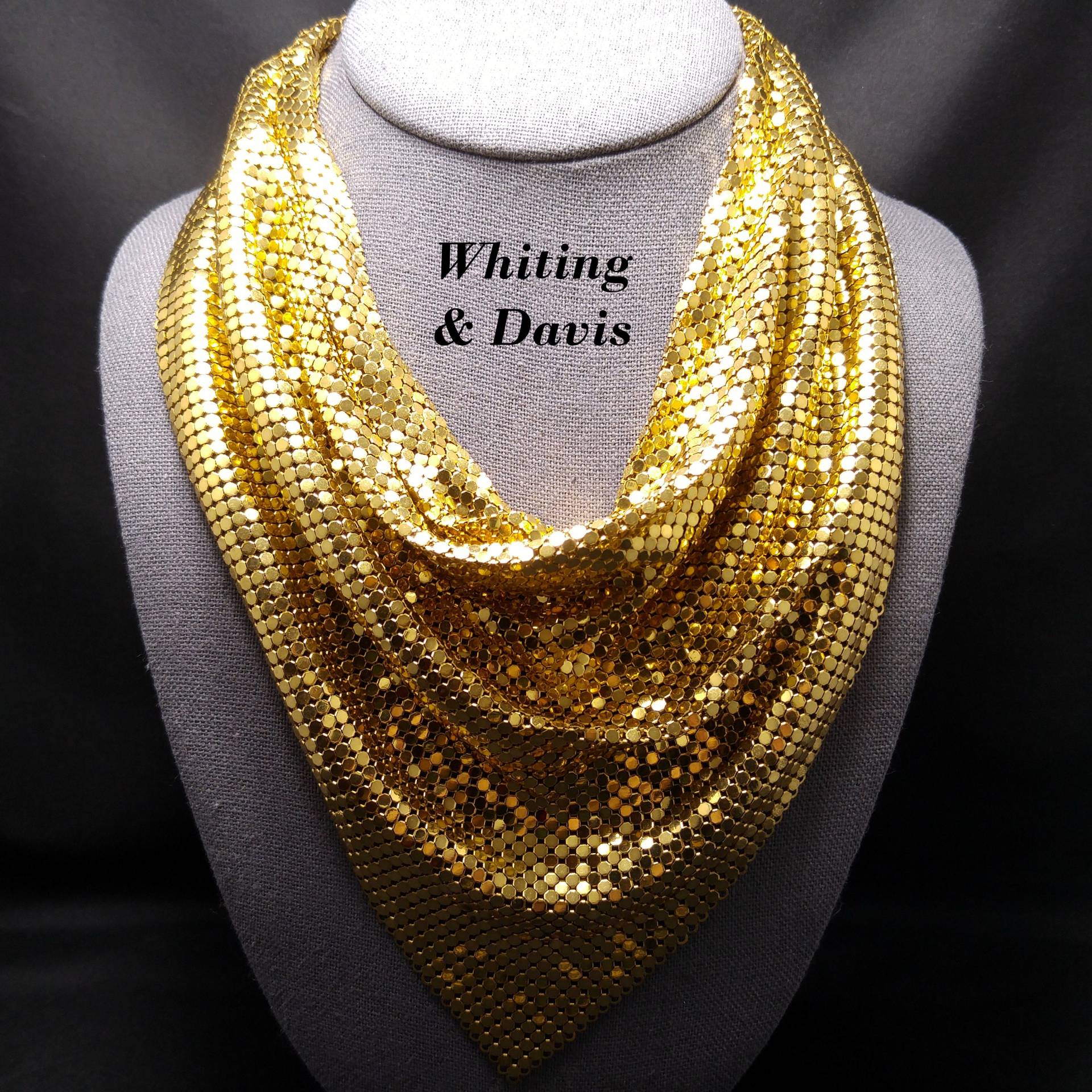 Whiting & Davis Gold Mesh Halskette, Disco Vergoldet, 1970Er Jahre Vintage Halskette von UncoveringVintage