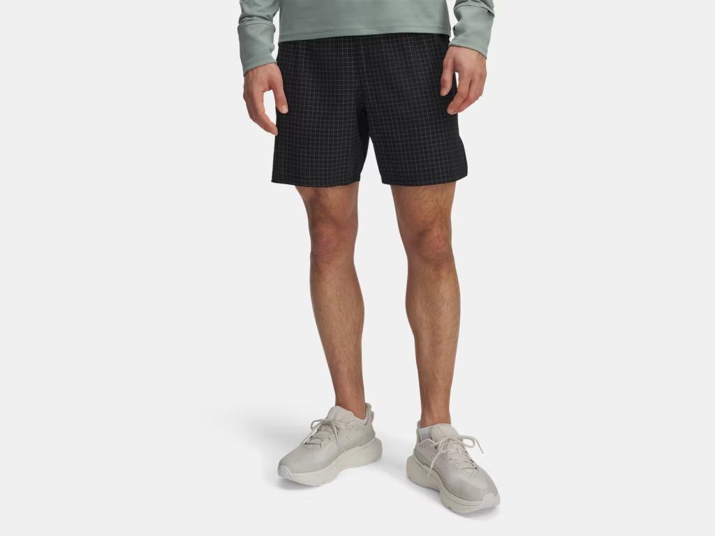 Under Armour® Sweatbermudas UA Herren Launch Pro 7 Shorts von Under Armour®