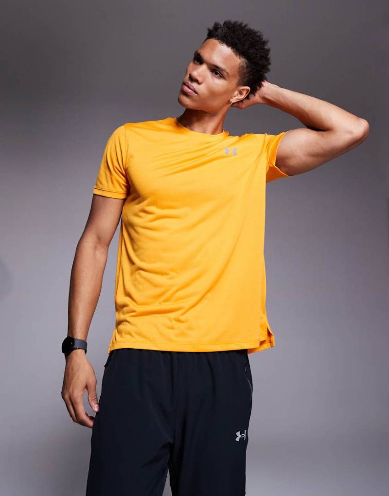 Under Armour - Launch - T-Shirt in Orange mit reflektierendem Design von Under Armour