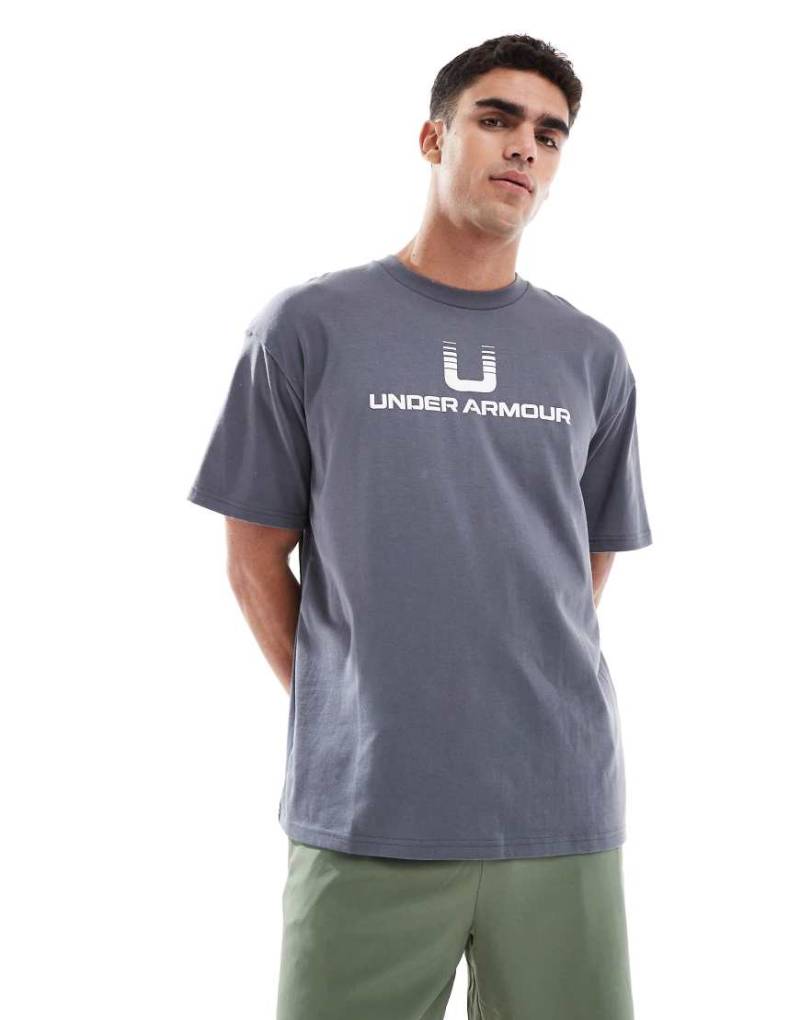 Under Armour - Logo-T-Shirt in Castlerock-Grau und Weiß von Under Armour