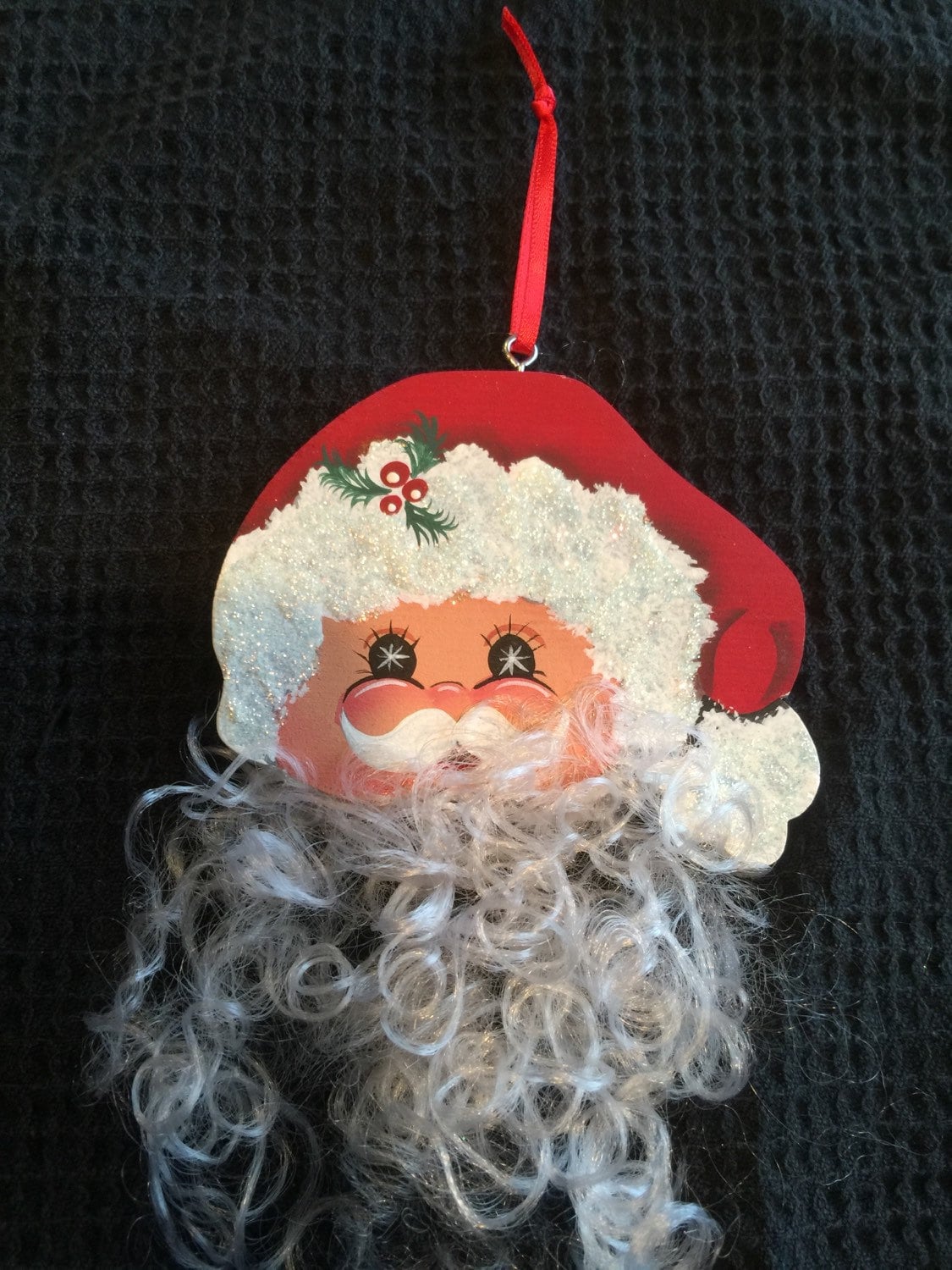 Holz Gefertigte Vintage Weihnachtsmann Gesicht Urlaub Pin von UnderGrandmasRainbow