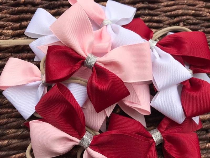 Big Ribbon Bow - Grosgrain Nylon Stirnband Schleife. Weiß Rosa Rot Premie Baby Kleinkind Teen Weihnachten Valentinstag Big Ribbon Bow - Grosgrain Nylon Stirnband Schleife. Weiß Rosa Rot Premie Baby Kleinkind Teen Weihnachten Valentinstag von UnderHisWingDesigns