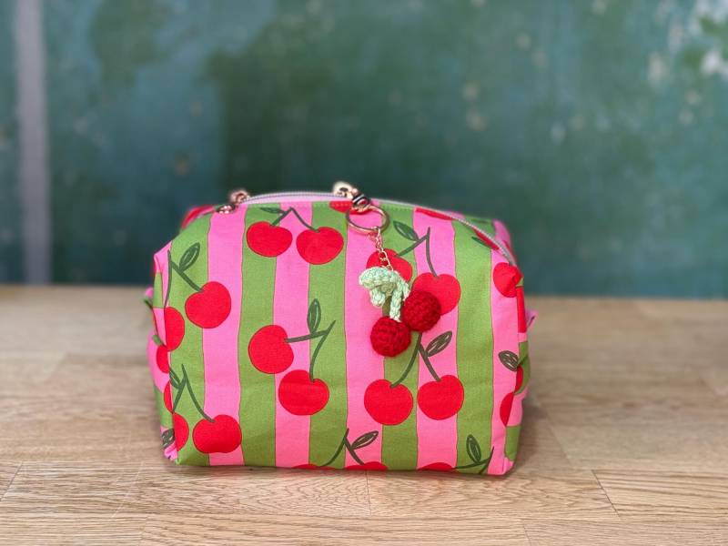 Boxybag Kosmetiktasche Traveletui Cherry Kirschen Crotched Nessecaire von UnderTheStairsBerlin
