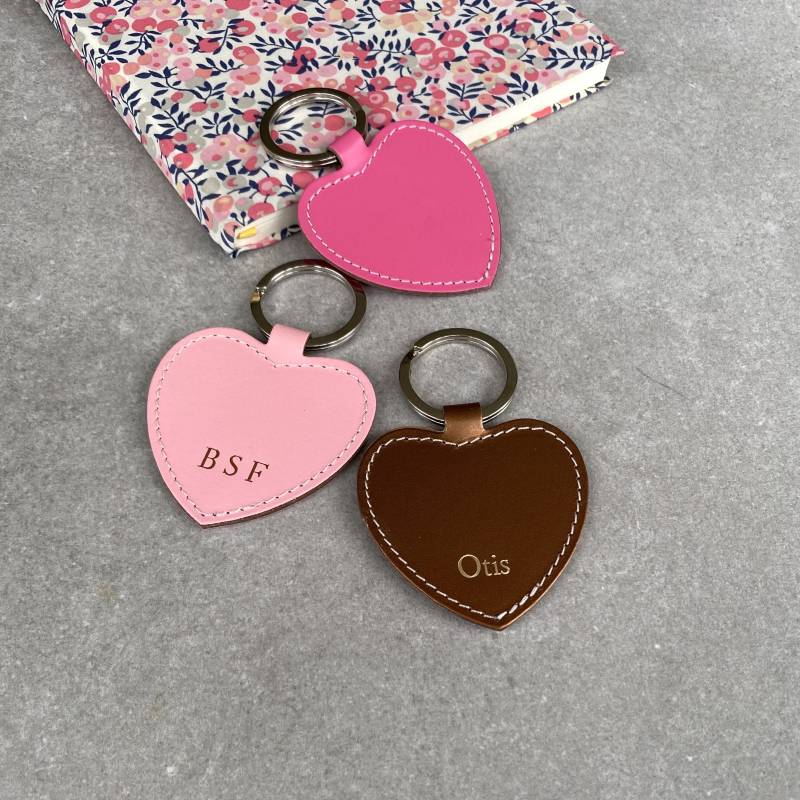 Herzliche Erinnerung Personalisierter Herz-Schlüsselring Aus Recyceltem Leder Herzliche Erinnerung Personalisierter Herz-Schlüsselring Aus Recyceltem Leder von UndercoverUK