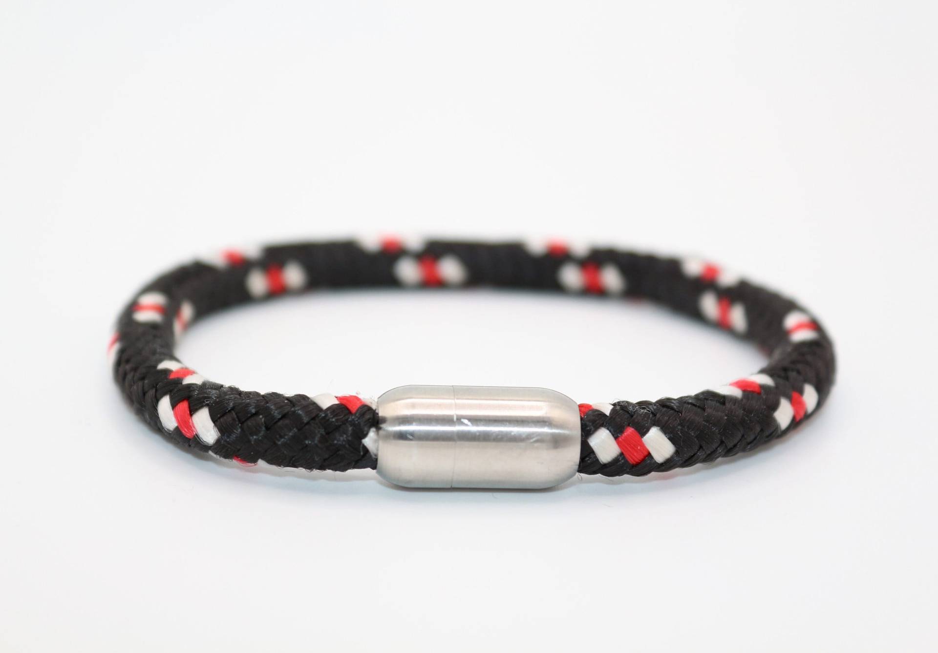 Segeltau Armband Captain 6 Mm Schwarz Weiss Rot Mit Edelstahl Magnetverschluss Herren Damen Segeltau Armband Captain 6 Mm Schwarz Weiss Rot Mit Edelstahl Magnetverschluss Herren Damen von UnderdogDesigns1