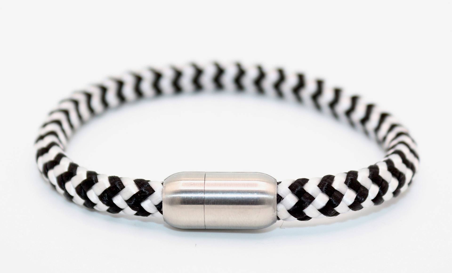 Segeltau Armband Schwarz Weiss 6 Mm Mit Edelstahl Magnetverschluss Herren Damen Segeltau Armband Schwarz Weiss 6 Mm Mit Edelstahl Magnetverschluss Herren Damen von UnderdogDesigns1