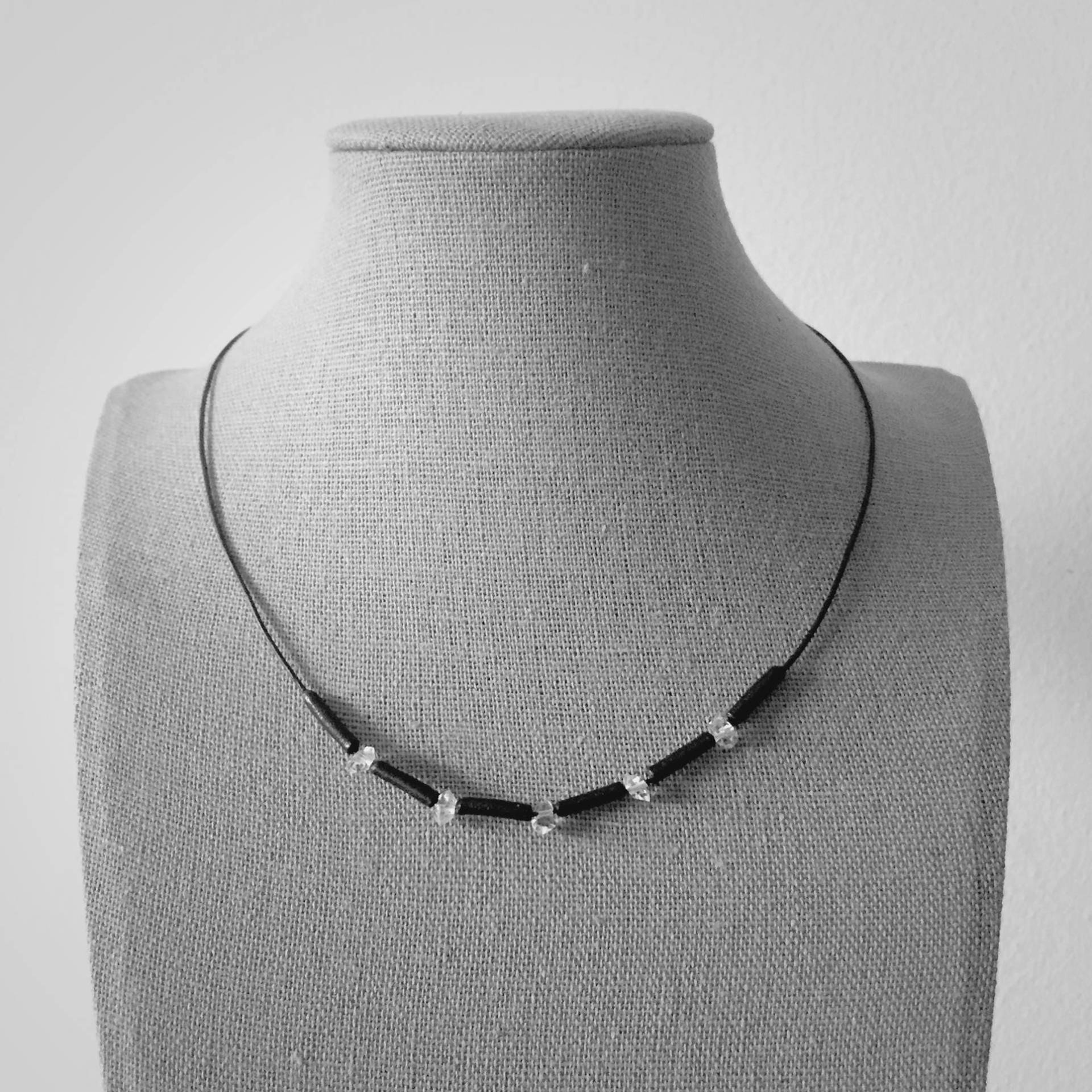 Ny Herkimer Diamant Quarz, Handgemachte Schwarze Lederperlen Halskette Ny Herkimer Diamant Quarz, Handgemachte Schwarze Lederperlen Halskette von UndergroundStars