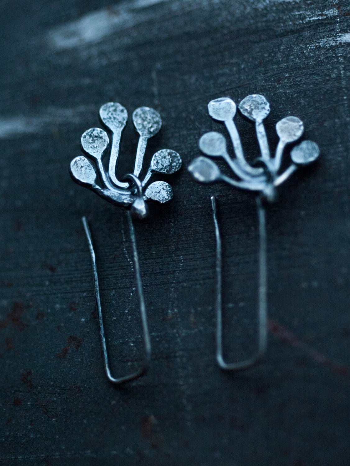 Kleine Oxidierte 925Er Silber Ohrhänger Handgefertigter Schmuck Untergründige Struktur Kleine Oxidierte 925Er Silber Ohrhänger Handgefertigter Schmuck Untergründige Struktur von UndergrowthStudio