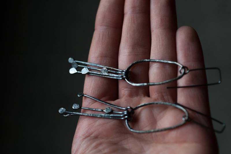 Lange , Elegante Handgefertigte Ohrringe Aus Oxidiertem Sterlingsilber, Handgemacht, Unterholz Atelier Lange , Elegante Handgefertigte Ohrringe Aus Oxidiertem Sterlingsilber, Handgemacht, Unterholz Atelier von UndergrowthStudio