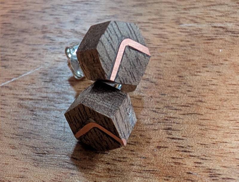 Einzigartige Ohrstecker "Copper & Wood" Kernholz Walnuss Kombiniert Mit Kupfer Und Silber von UndiscoveredArts