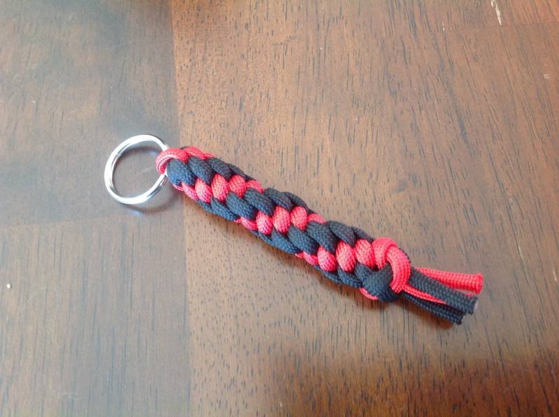 Paracord Schlüsselanhänger Paracord Schlüsselanhänger von UneeKreationsNC
